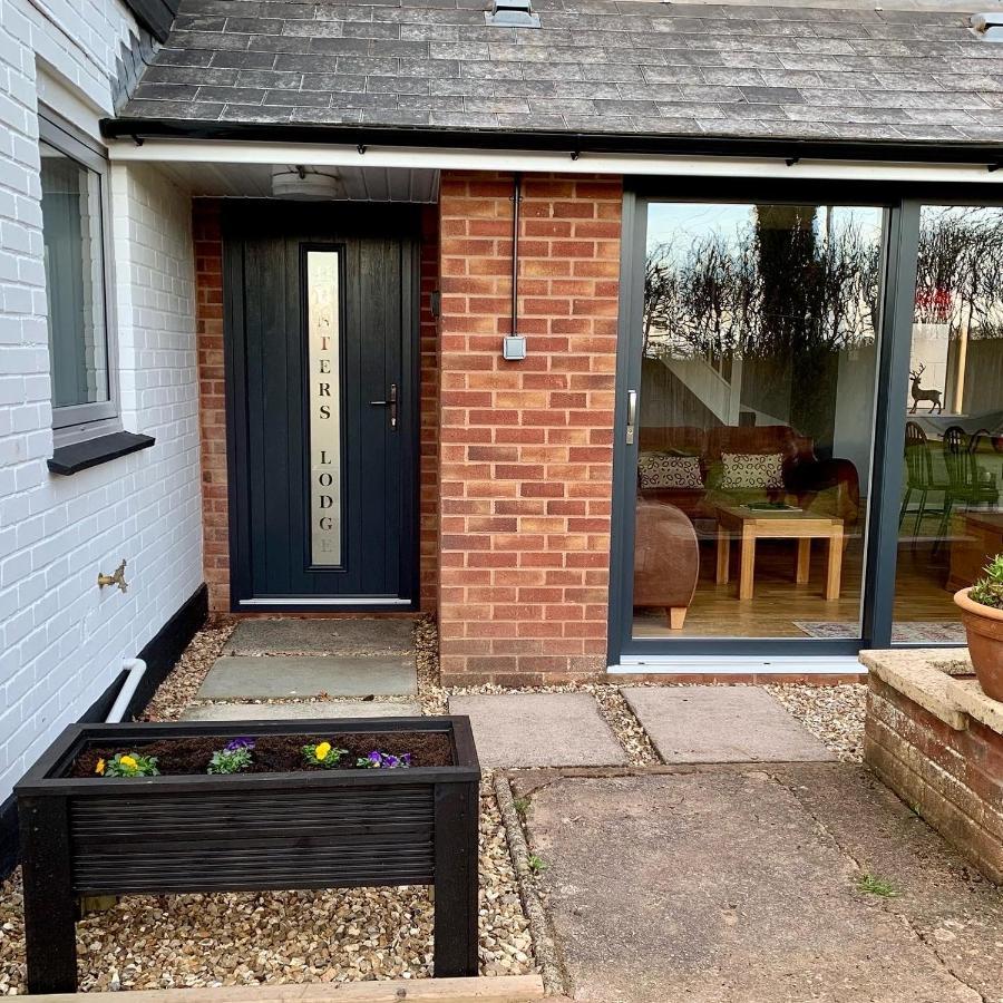 Hunters Lodge Exeter, Free Parking, Country Views, Great Wi-Fi, Large Garden Poltimore Exterior foto