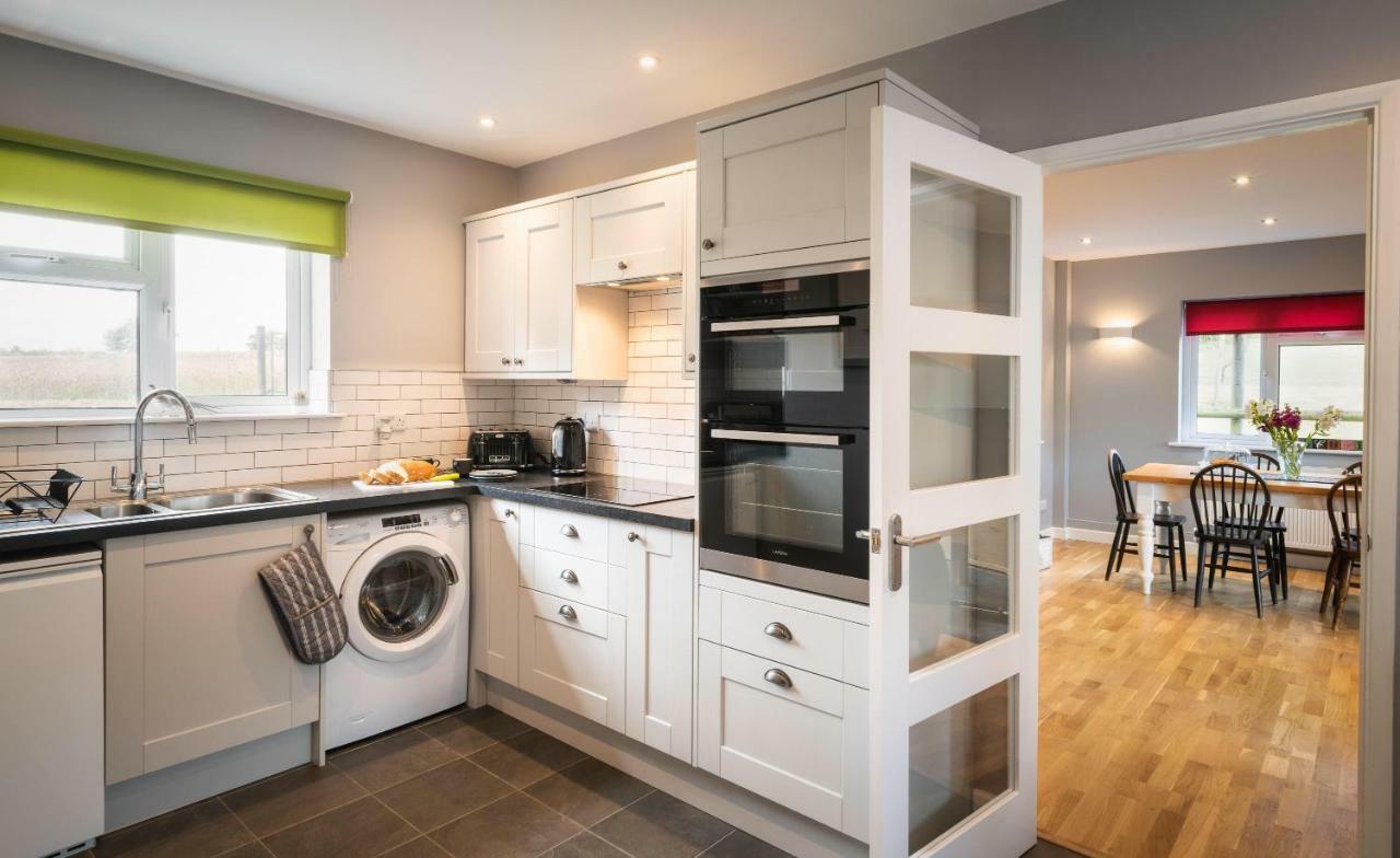 Hunters Lodge Exeter, Free Parking, Country Views, Great Wi-Fi, Large Garden Poltimore Exterior foto